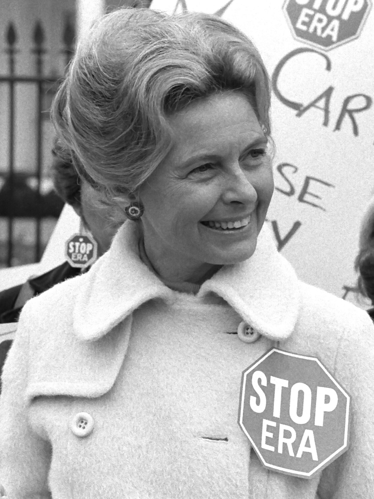 Activist Phyllis Schafly wearing a "Stop ERA" badge, demonstrating with other women against the Equal Rights Amendment in front of the White House, Washington, D.C. (cropped 2)