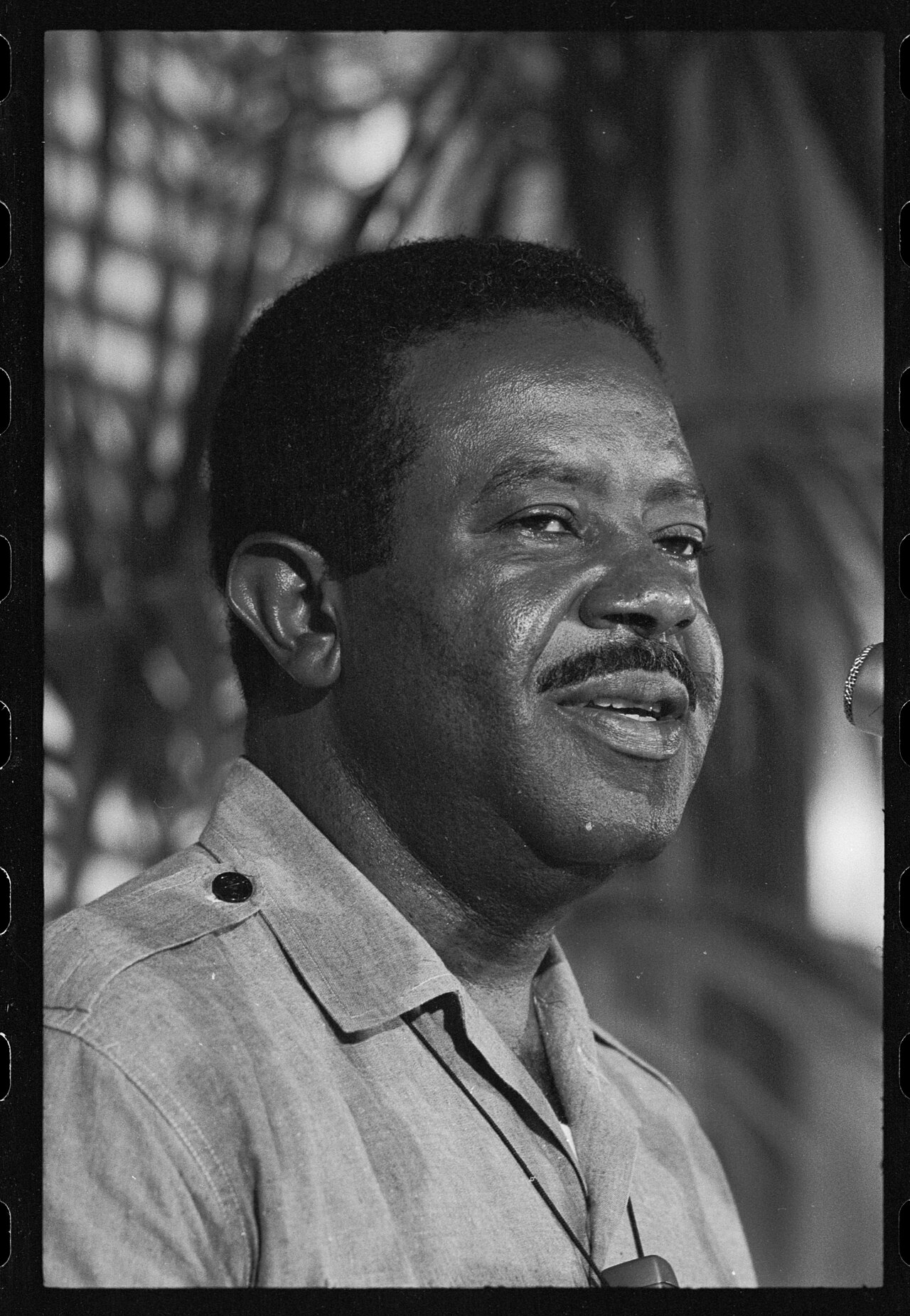 (Reverend Ralph David Abernathy, head-and-shoulders portrait, facing right, speaking at a National Press Club luncheon, Washington, D.C.) (LOC) - Flickr - The Library of Congress