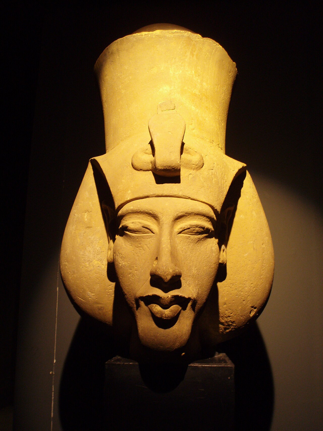 Akhenaten Head