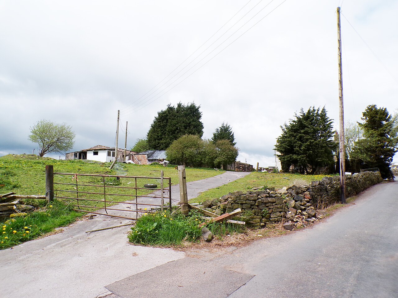 Entrance to Windmill Farm, Burned Road, Shelf
