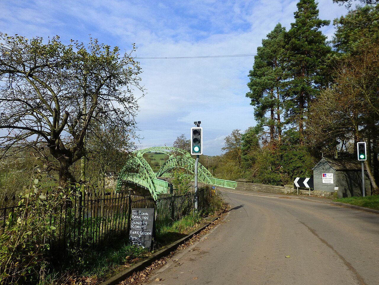 Approaching Chain Bridge over the river Usk, near Usk - geograph.org.uk