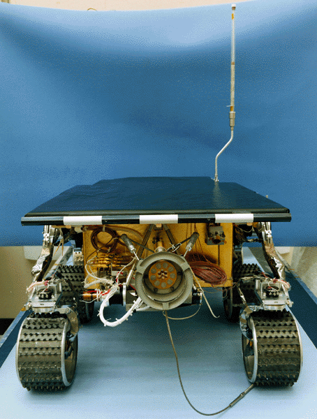 Alpha particle X-ray spectrometer