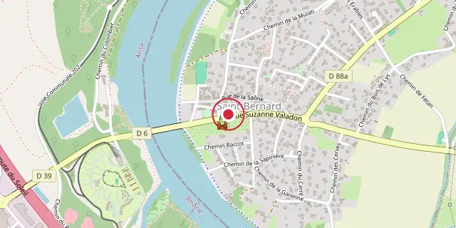 Street map of the area around Saint-Bernard Castle; the red dot marks 45°56′42″N 4°43′59″E