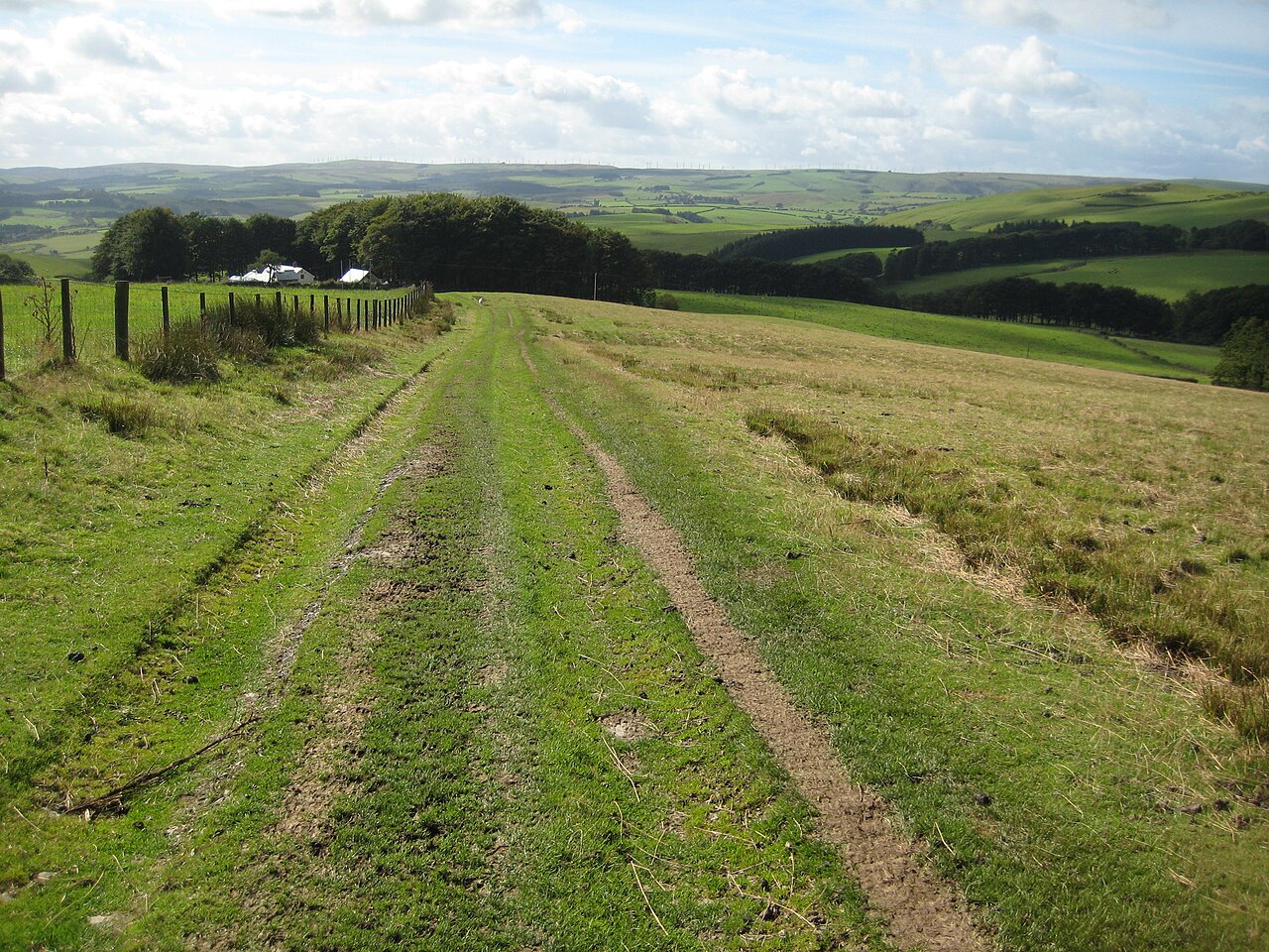 Approaching Cider House - geograph.org.uk
