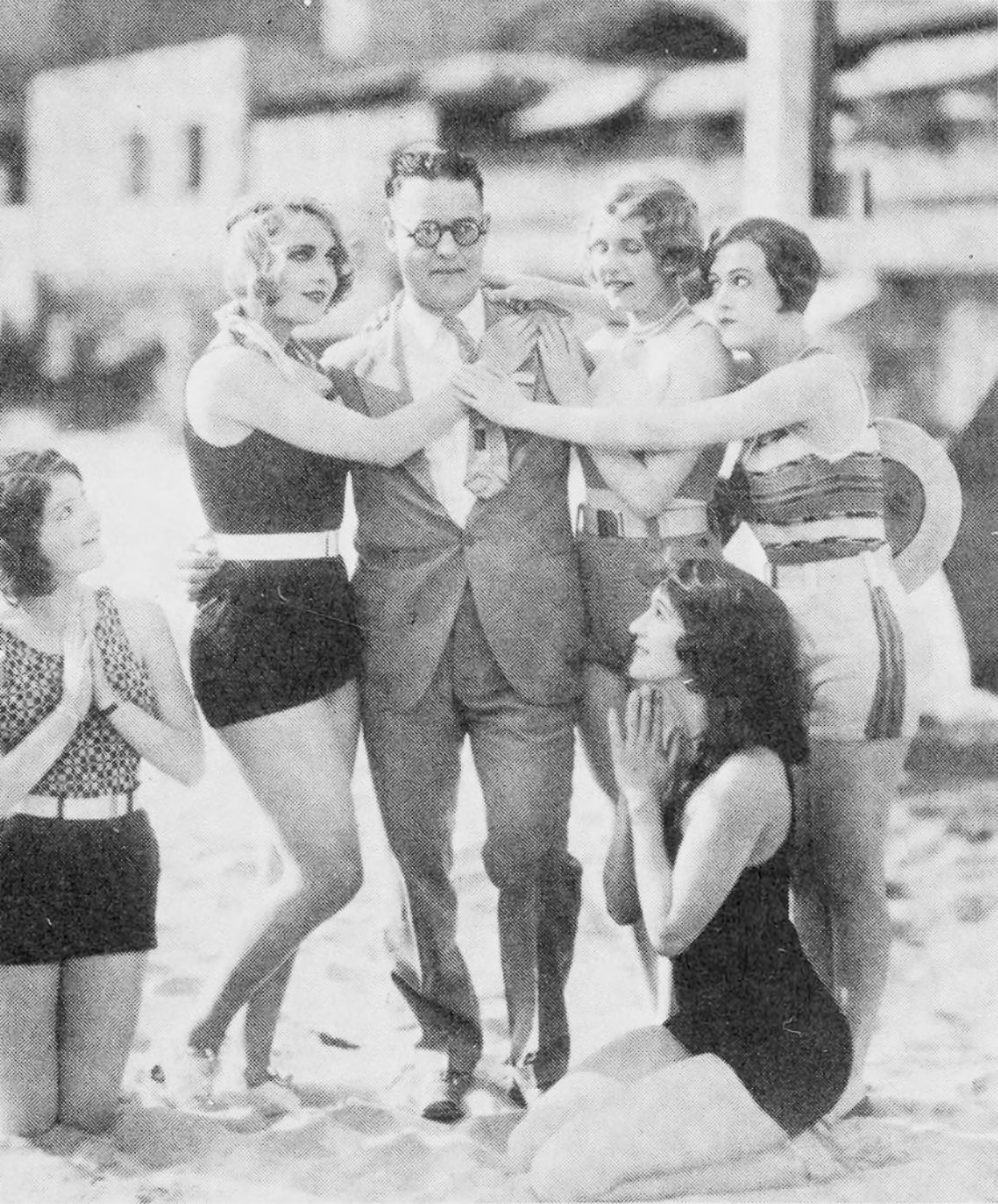 Carole Lombard with Sennett girls, May 1927
