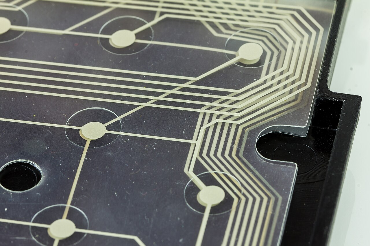 Keyboard matrix circuit