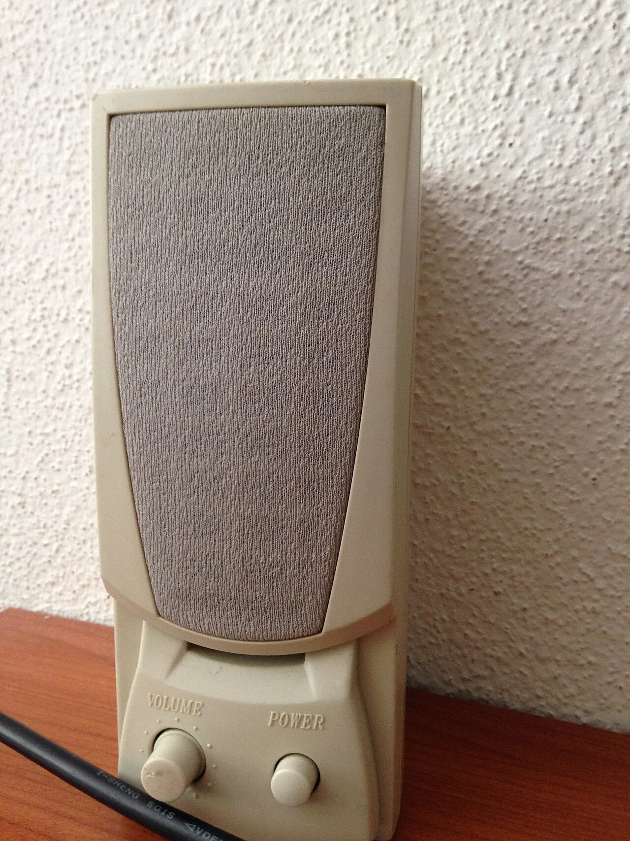 Computer speakers
