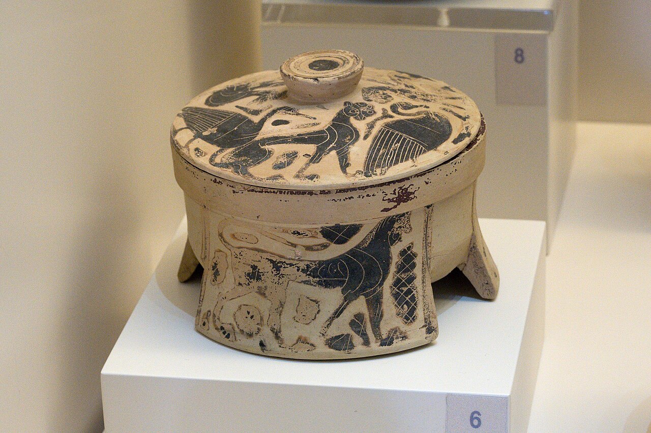 Pyxis