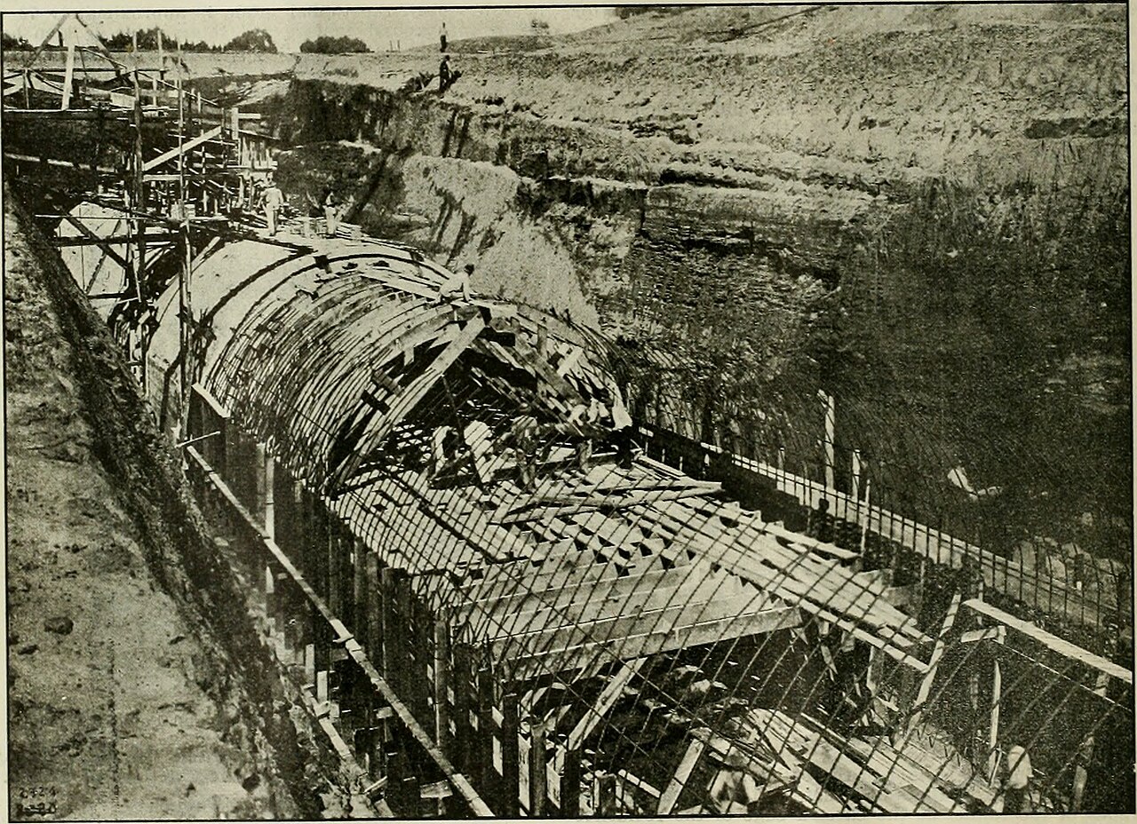 Building and engineering news (1916)