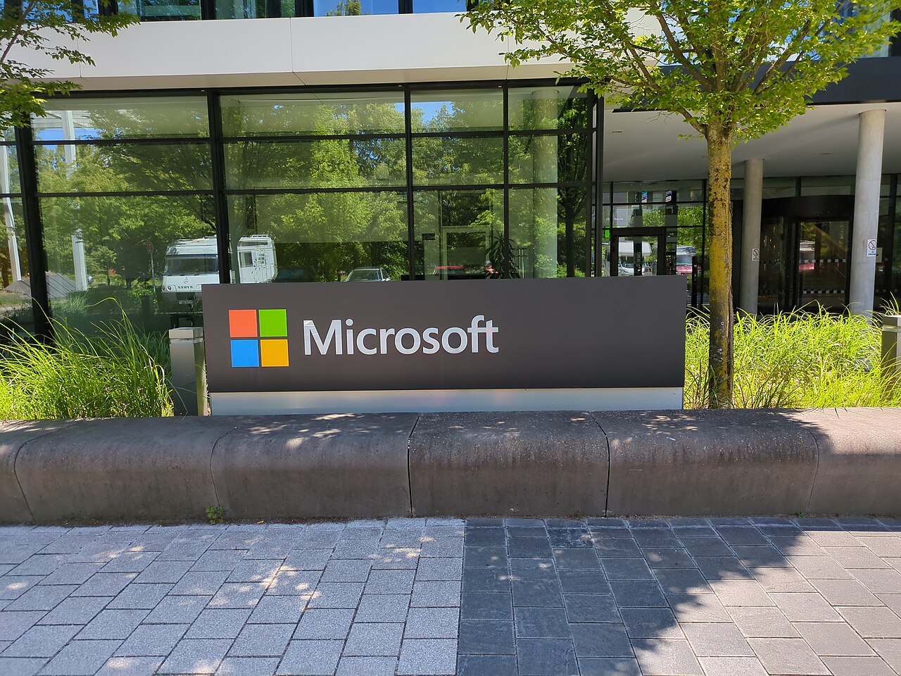 Eingang der Microsoft-Zentrale in München