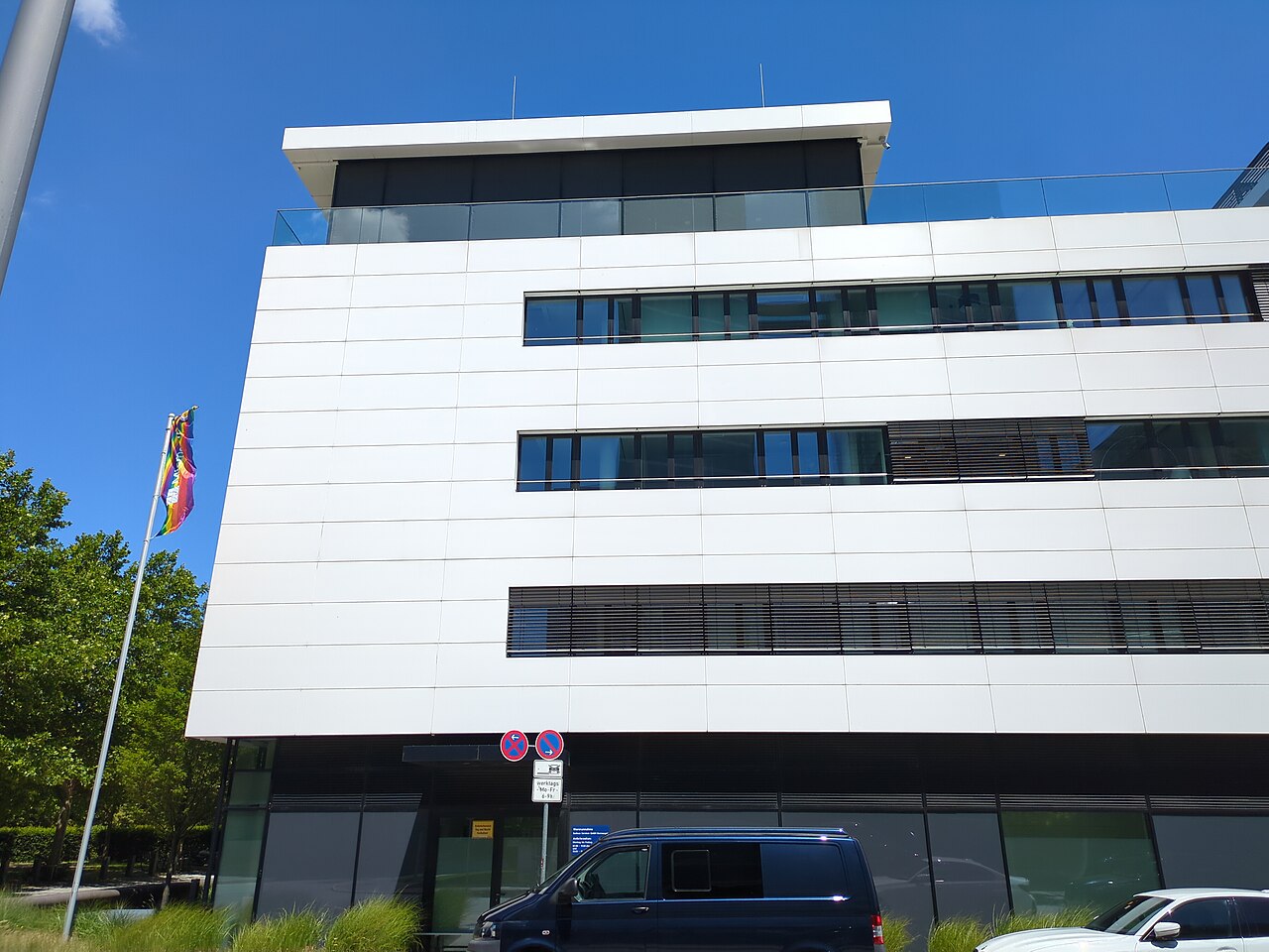 Microsoft-Zentrale in München von der Anni-Albers-Straße aus