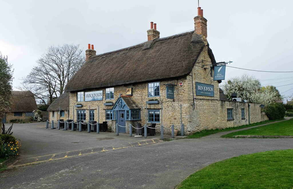 Ben Jonson (1), Northampton Road, Weston-on-the-Green, Oxon - geograph.org.uk