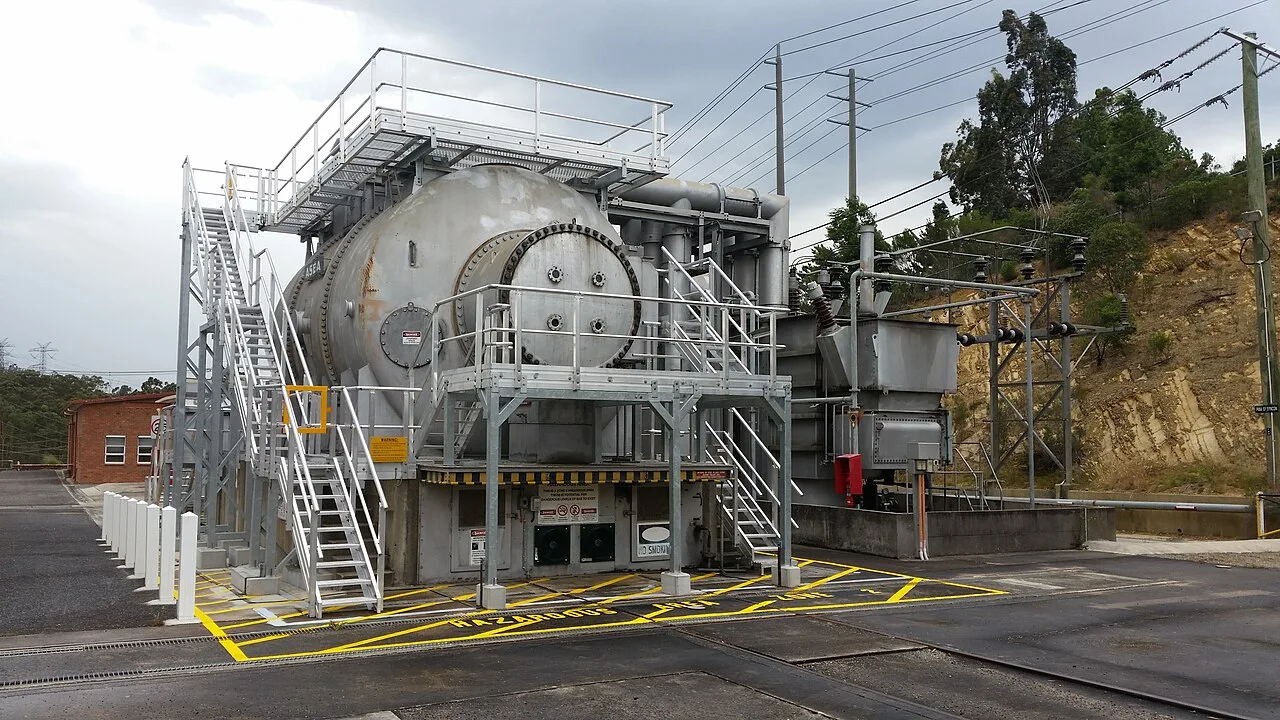 Synchronous condenser
