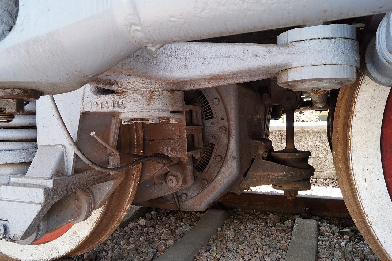 Traction motor