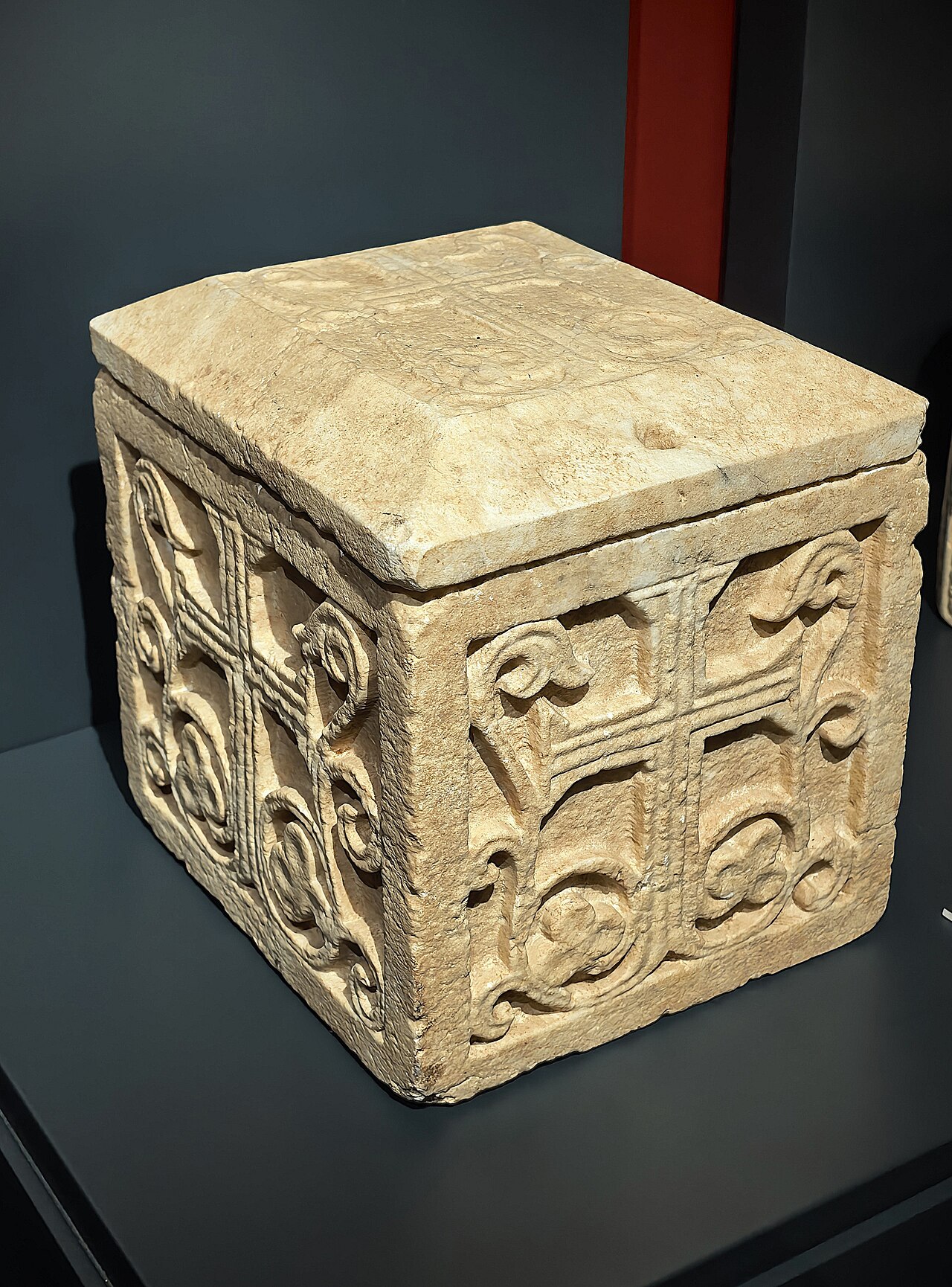 0110Hb. Reliquary (casket for storing holy relics) (marble, stone). VIII-XIII