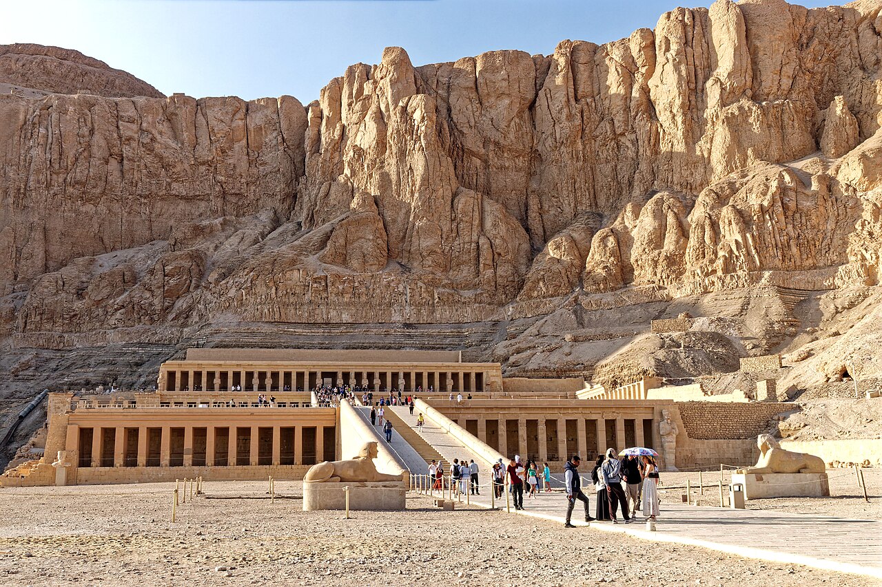 "Millionenjahrhaus" - Totentempel der Hatshepsut.