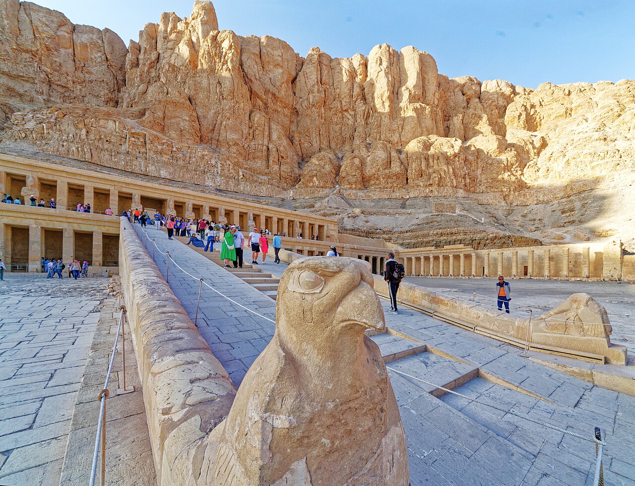 "Millionenjahrhaus" - Totentempel der Hatshepsut.