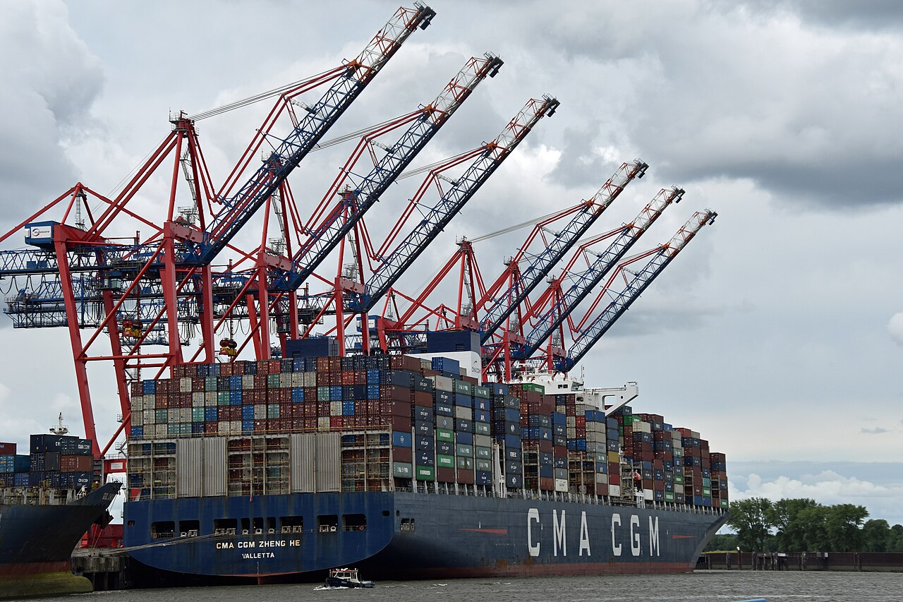 CMA CGM Zheng He (ship, 2015) in the port of Hamburg