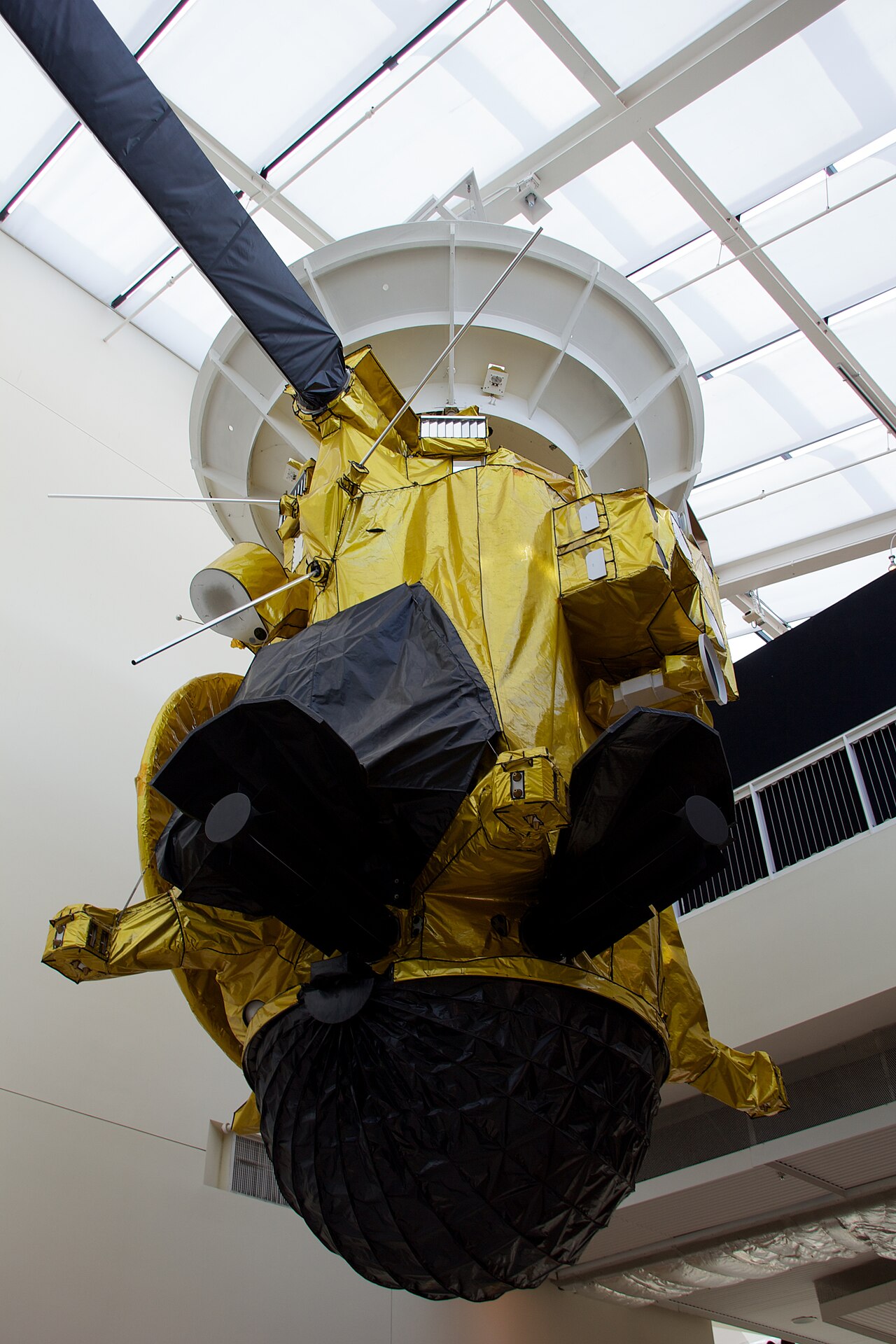Cassini–Huygens