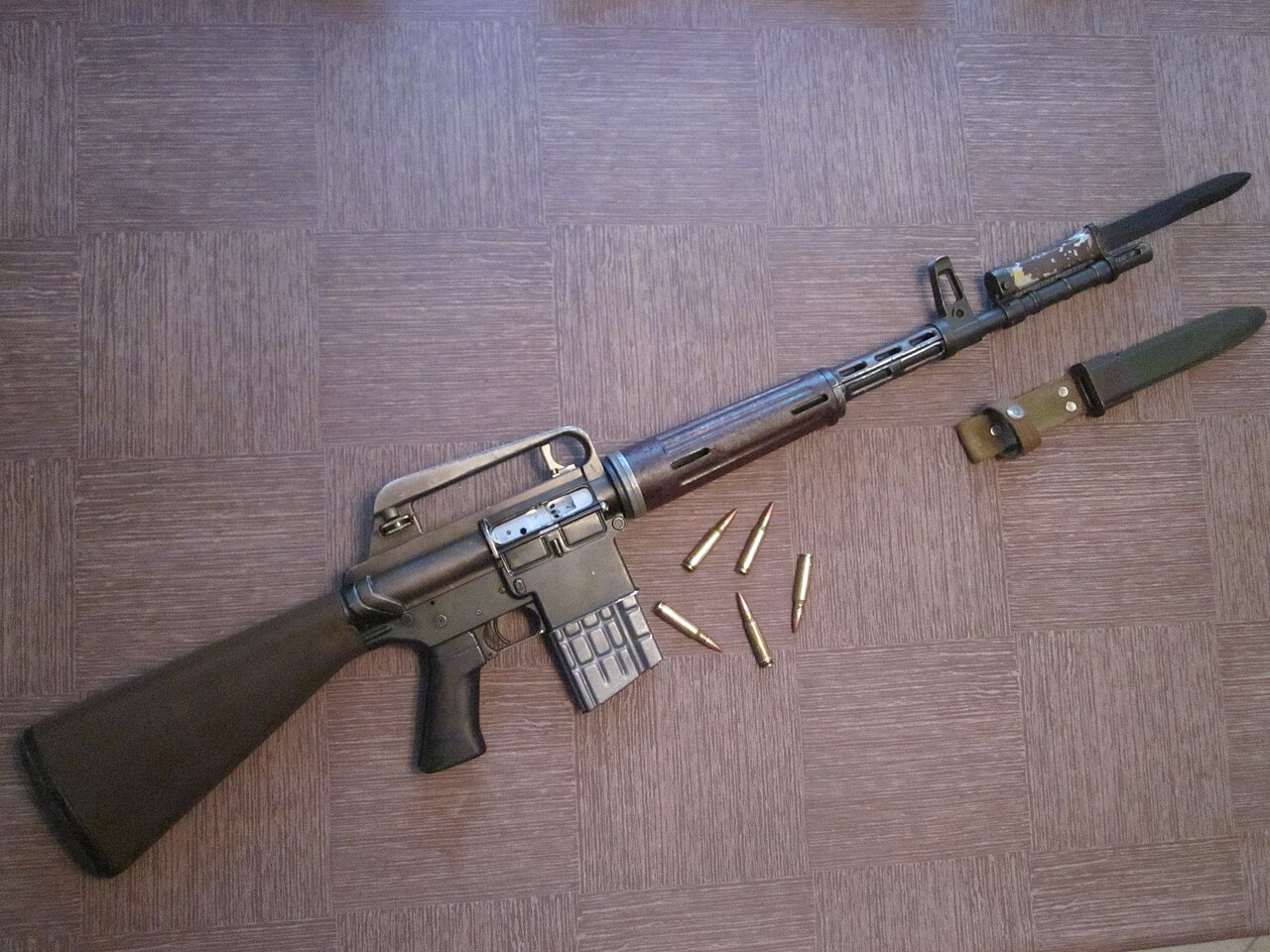 AR10 Armalite vue d'ensemble