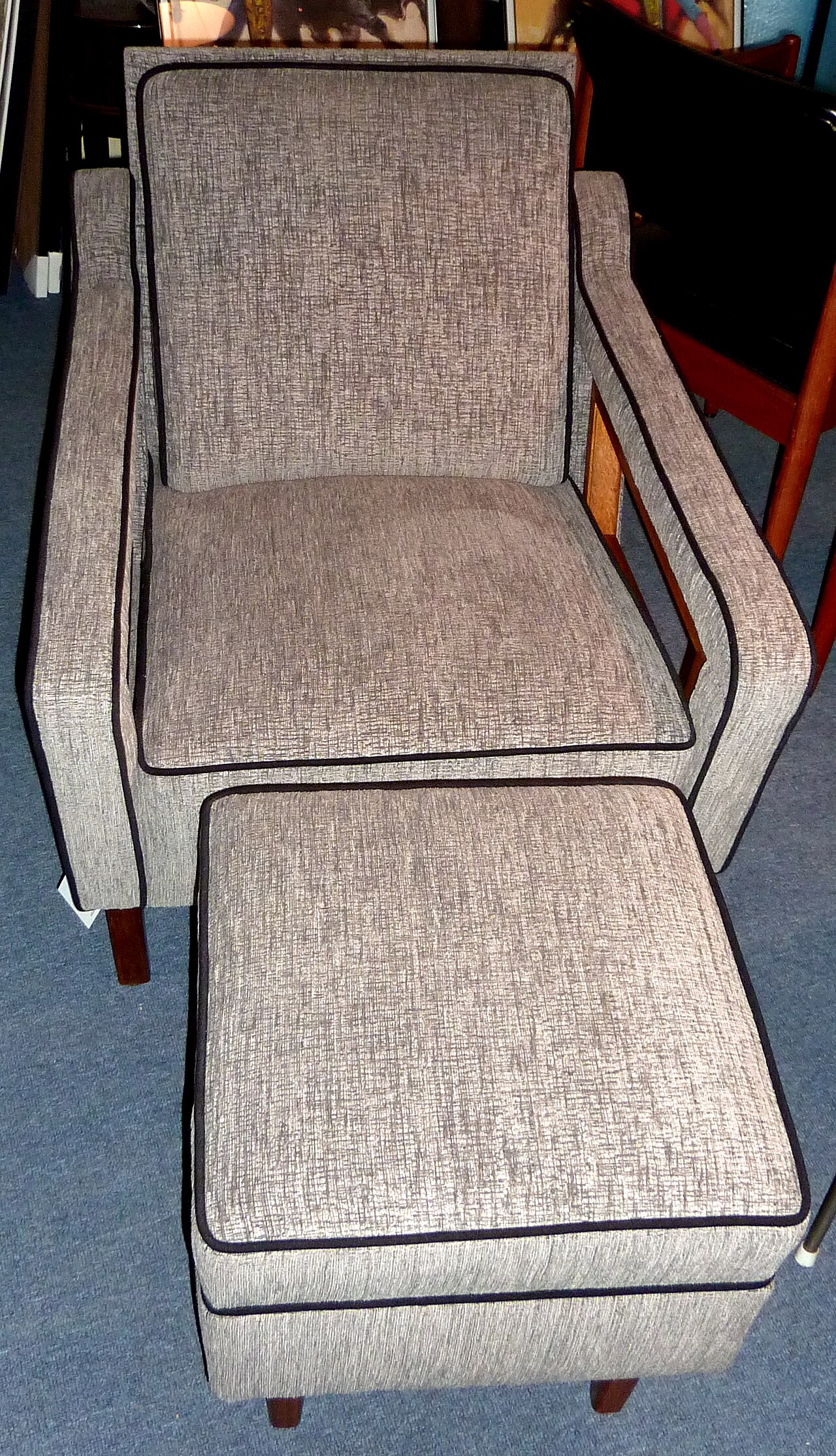 Ottoman (furniture)