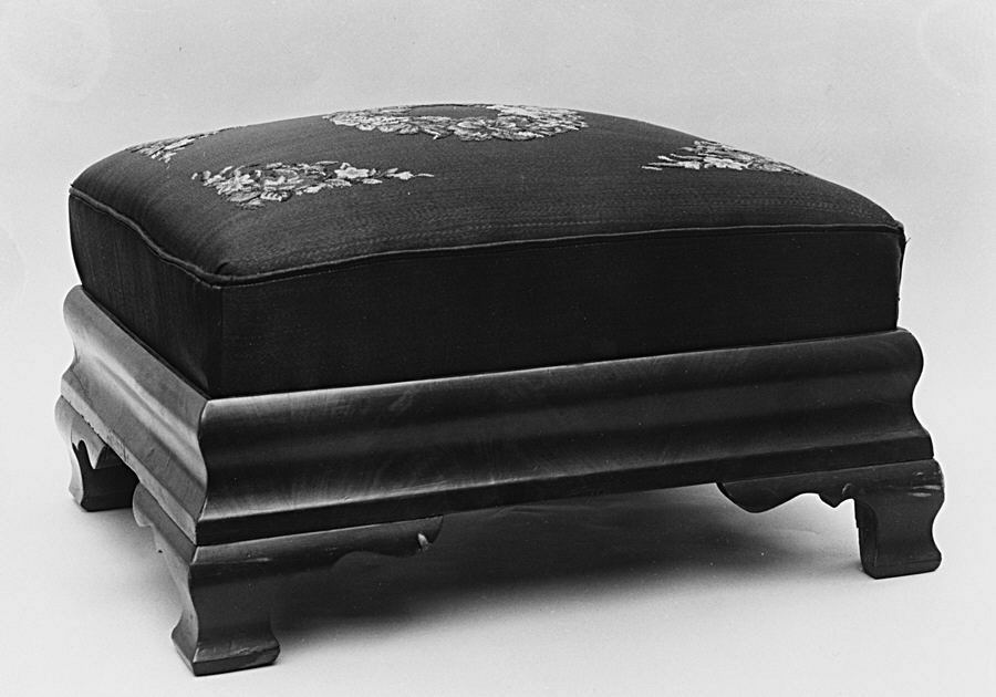 Ottoman (furniture)