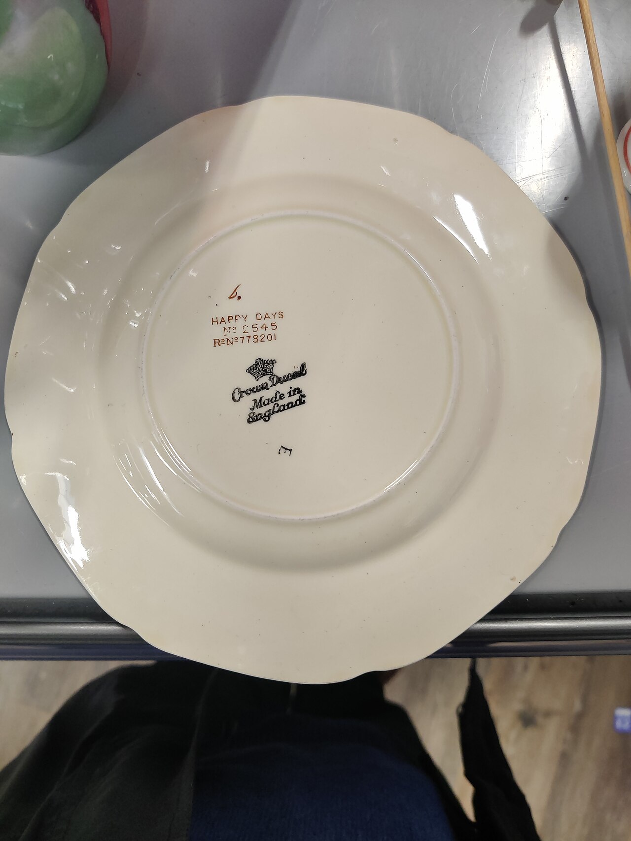 Plate (dishware)