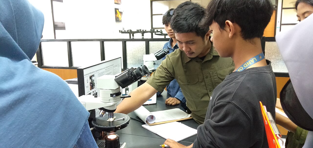 Analyzing thin section with XRF Microscopes in petrology