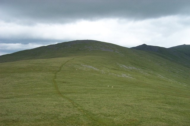 Grassy Plateau Northeast of Gyrn Wigiau - geograph.org.uk