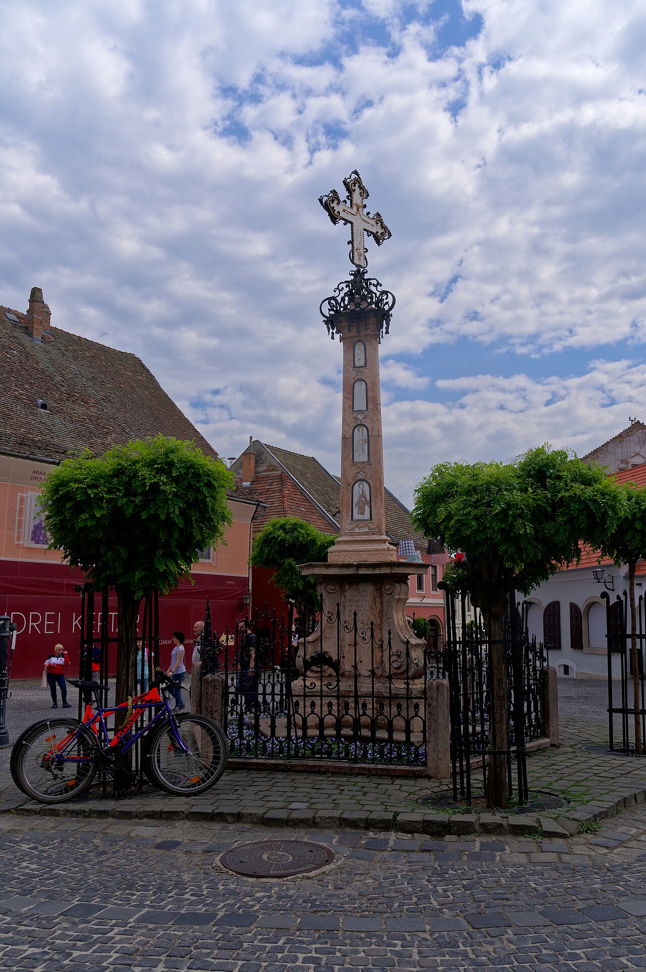 Black Death Cross, Szentendre 1413 2081 DxO