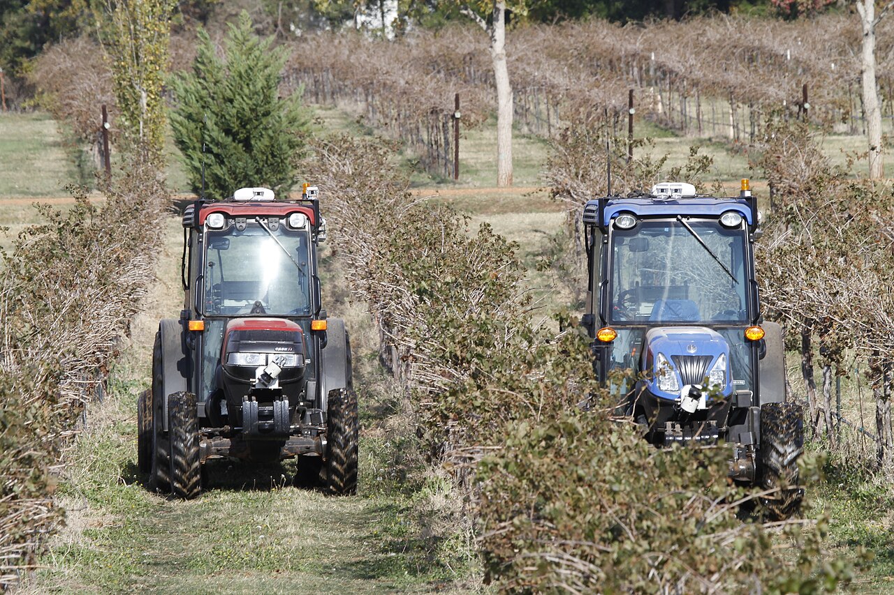 Driverless tractor