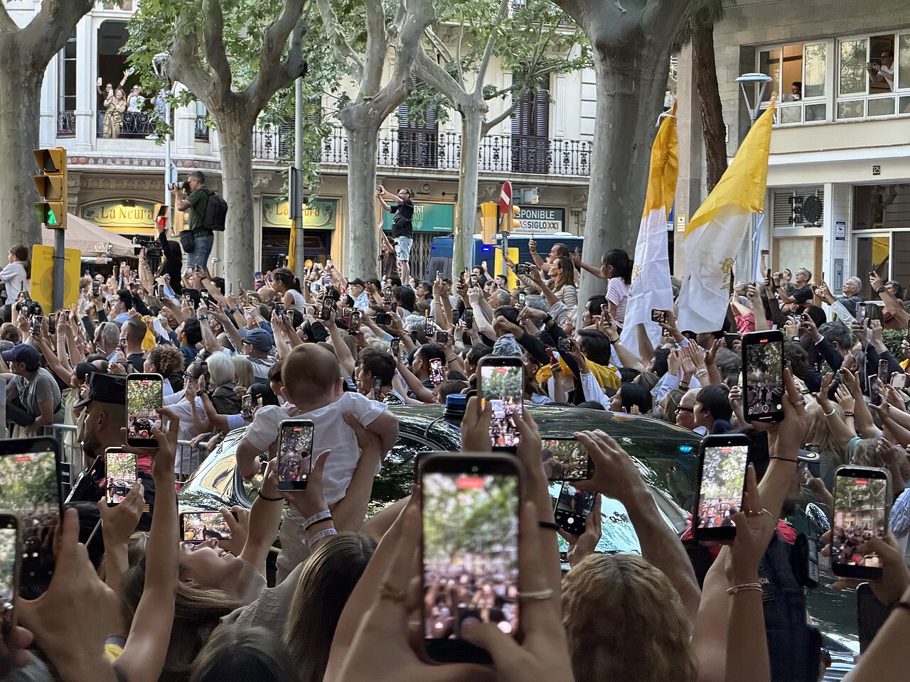 Crowds welcoming Pope Leo XIV in Barcelona during his visit to Catalonia, June 2026