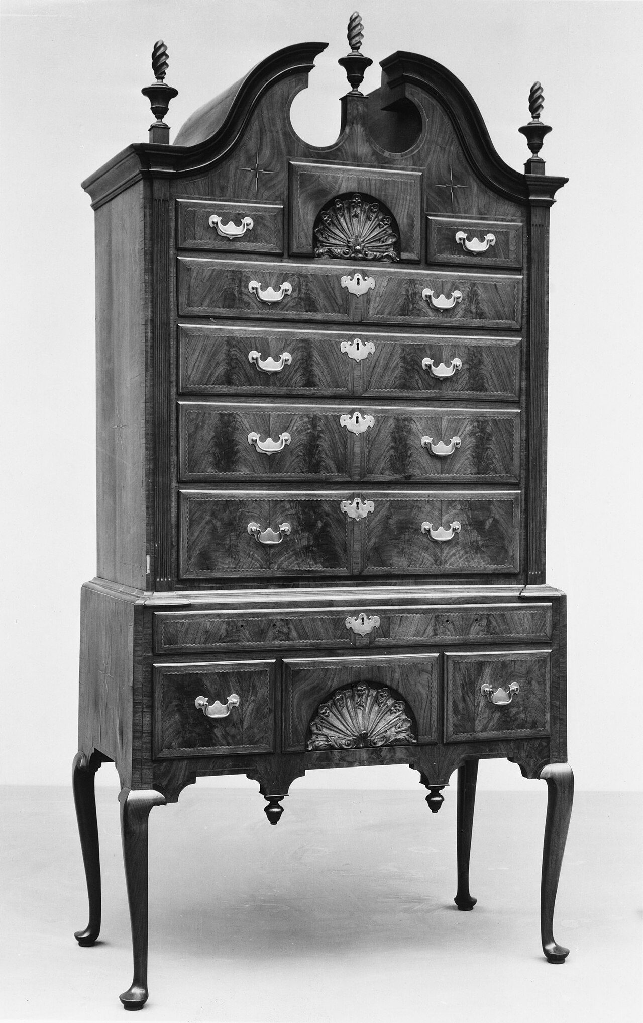 Chest of Drawers MET