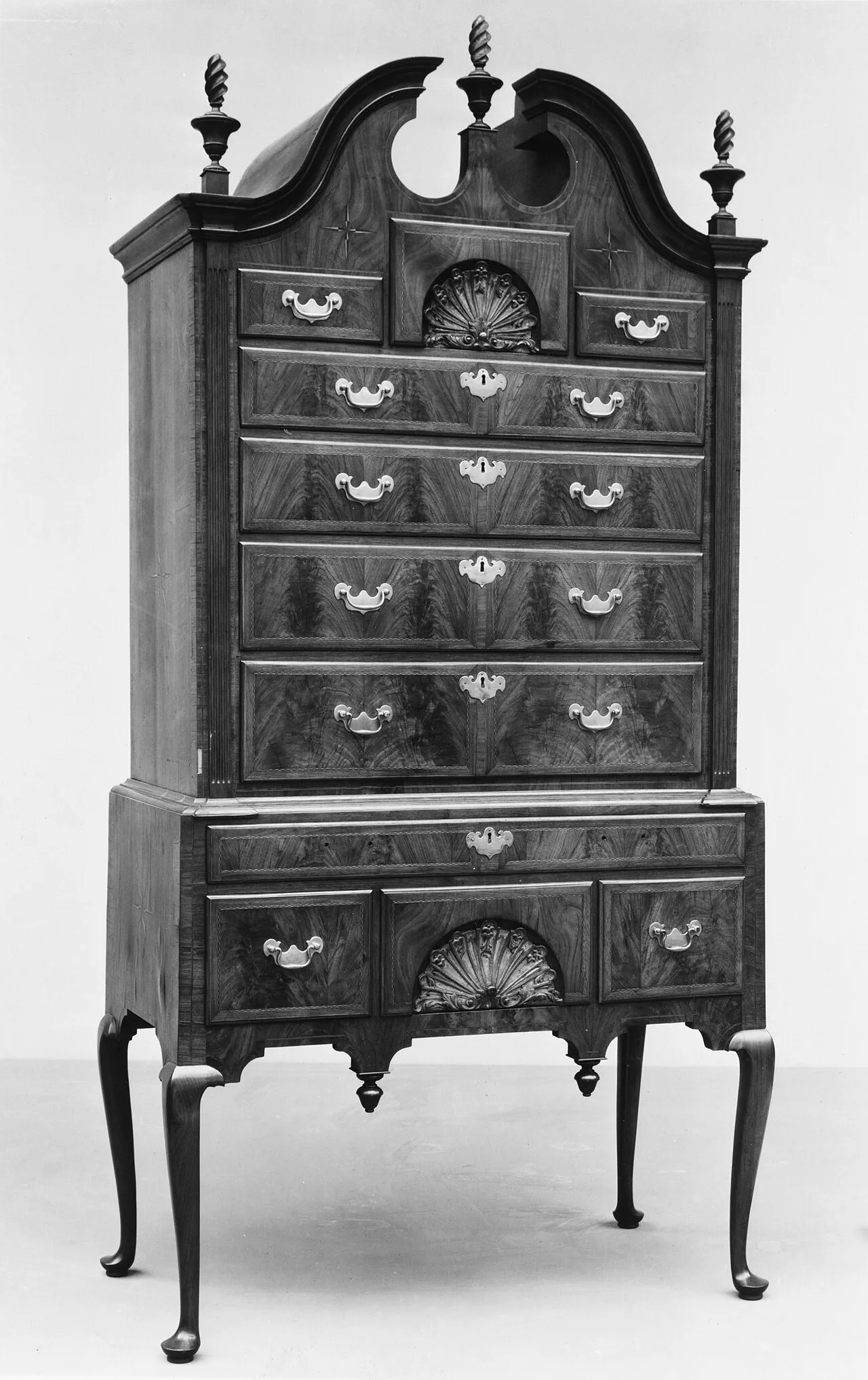 Chest of drawers