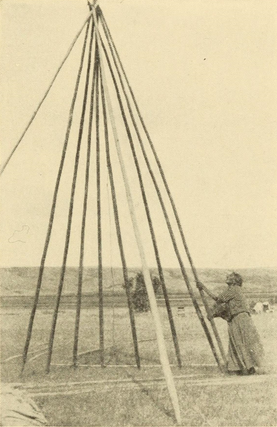Erection of a tipi (1 of 6)