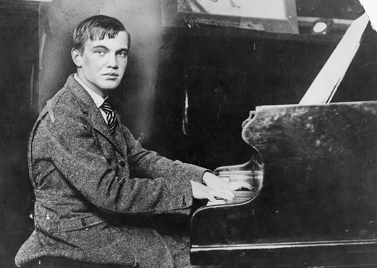 Antheil at piano, mid 1920s
