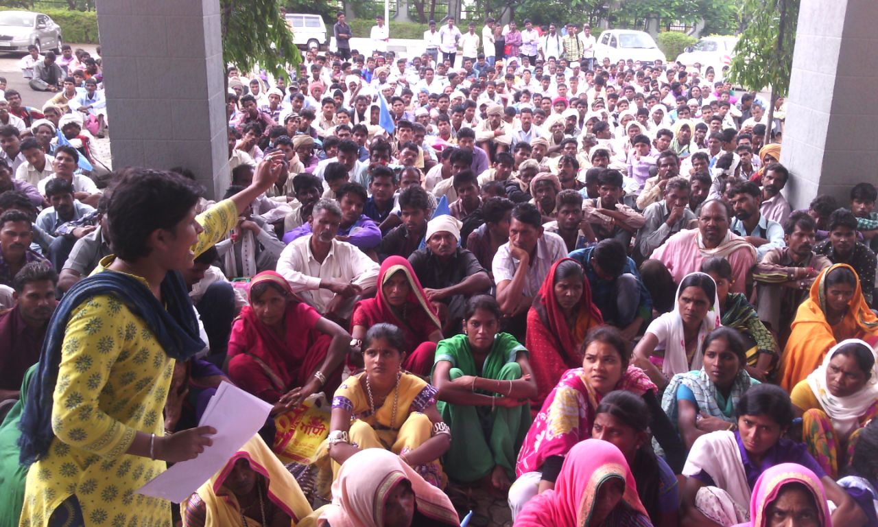 28 May 2017 Narmada BAchao Andolan Dharna at Nandurbar Collector office for rehabilitation