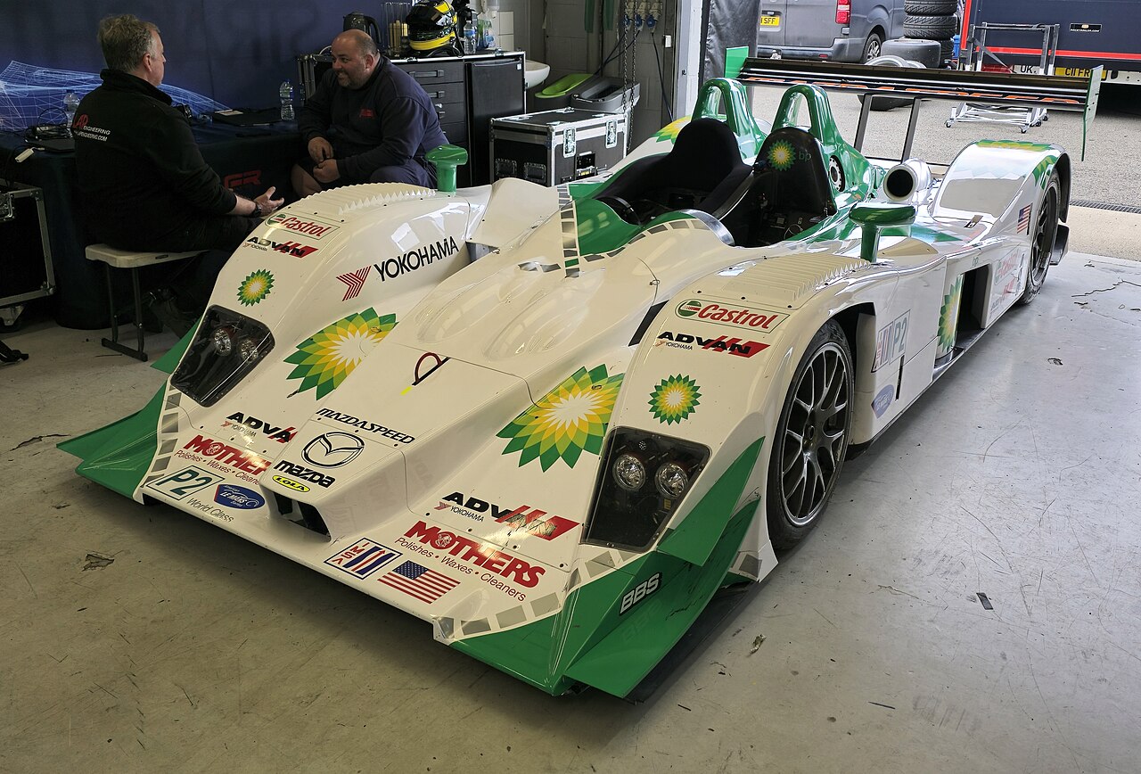 Lola B05/40