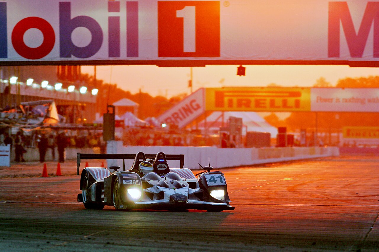 Lola B05/40