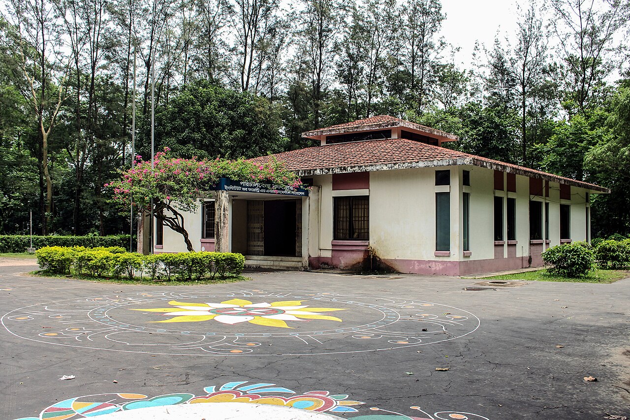 Administrative building, Institute of Forestry and Environmental Sciences (05)