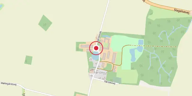 Street map of the area around Førslevgaard; the red dot marks 55°16′41″N 11°34′41″E