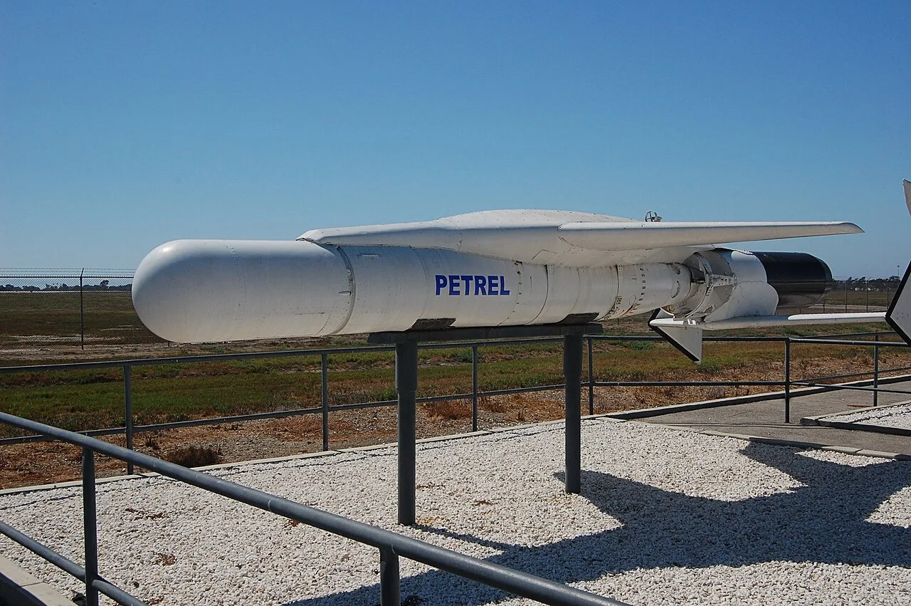 AUM-N-2 Petrel