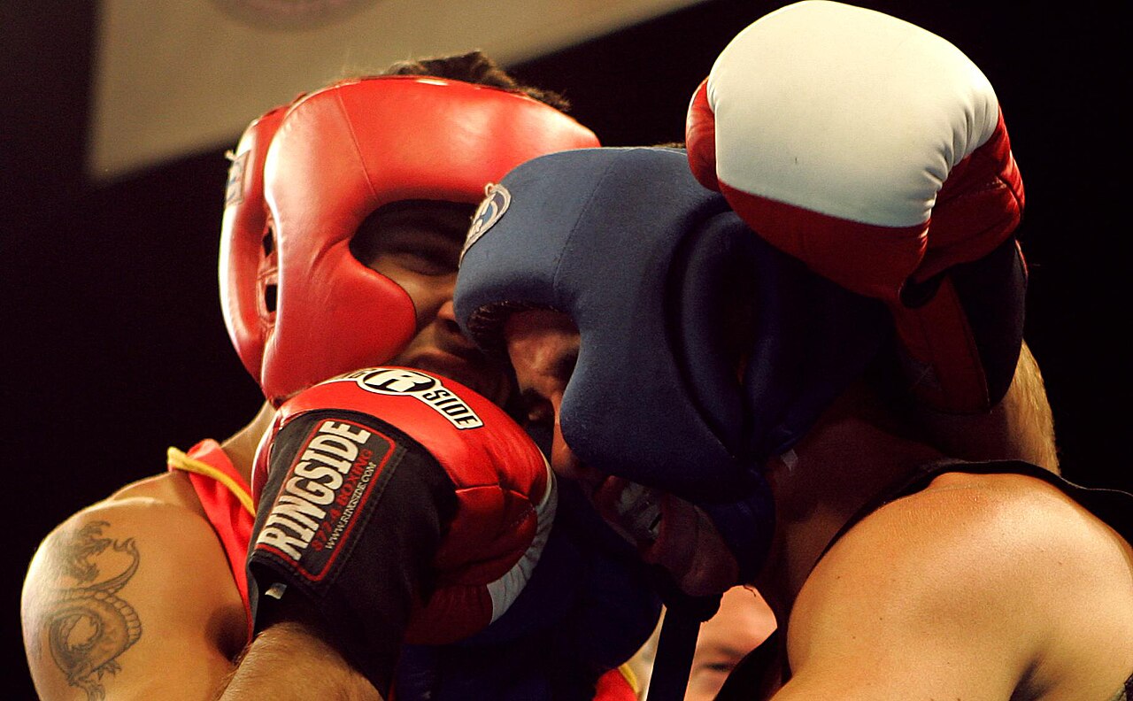 Clinch fighting