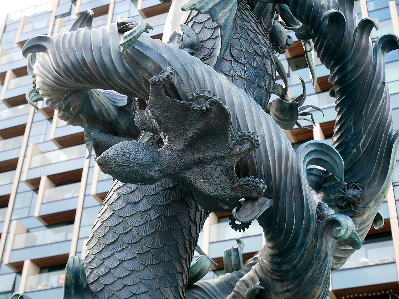 "Mermaid" by Damien Hirst in Greenwich Peninsula (02)