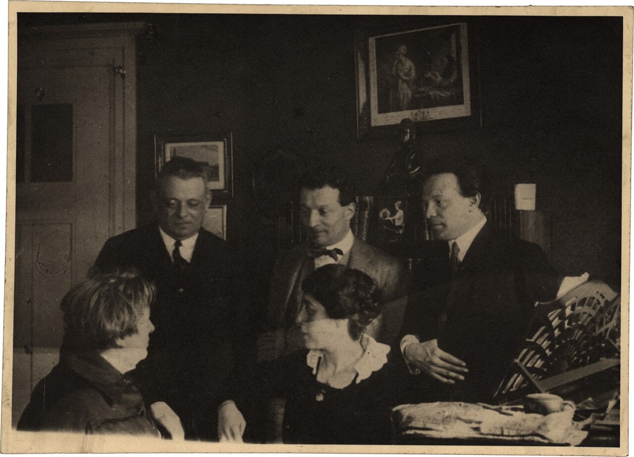 Ottorino Respighi, Ferruccio Busoni, Arrigo Serato, Ernesto Consolo, Chiarina Fino-Savio (1917) - Archivio storico Ricordi FOTO003272