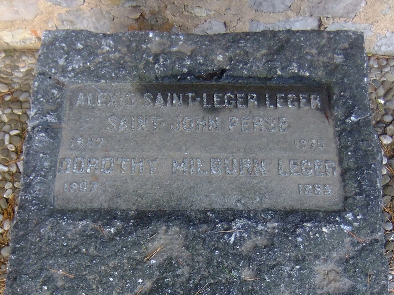 Ancien cimetière de Giens (Hyères) - Tombe Alexis Leger, Saint-John Perse, inscription
