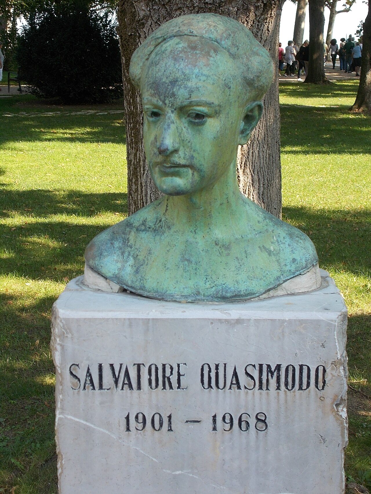 Bust of Salvatore Quasimodo by Francesco Messina. - Balatonfüred