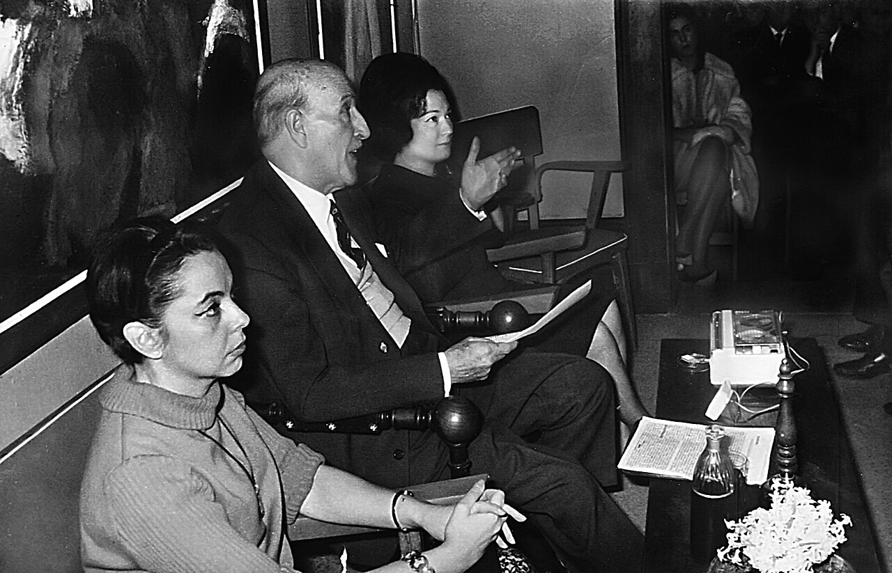 Aurora de Albornoz, Vicente Aleixandre y Angelina Gatell en la tertulia Plaza Mayor