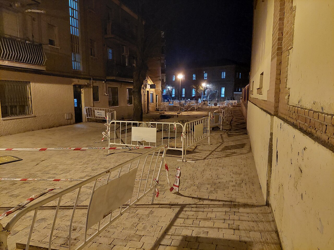 Avenida Vicente Aleixandre obras calle peatonal 7