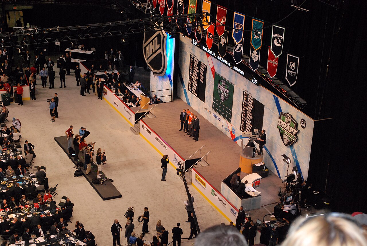 8 Sean Couturier Photo